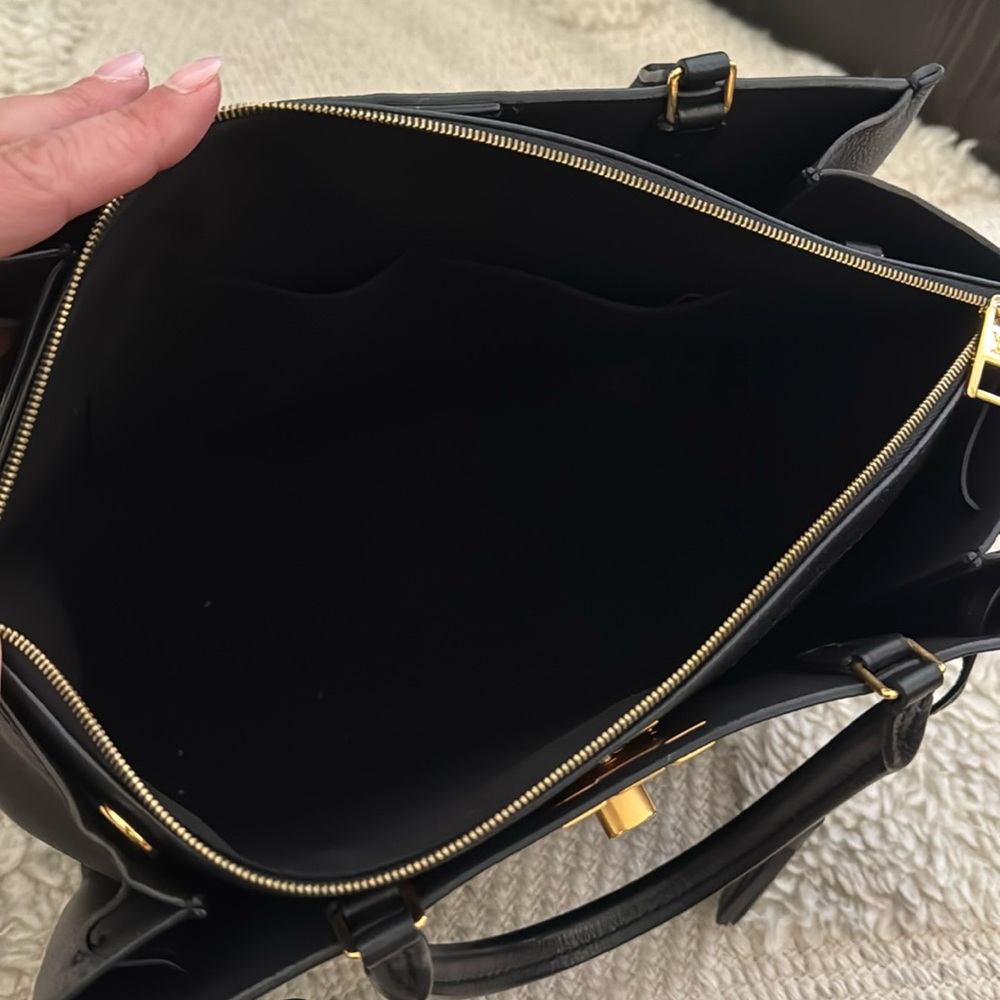 Louis Vuitton LockMeTo Top Handle Tote w Shoulder / Crossbody Strap - Picture 8 of 10